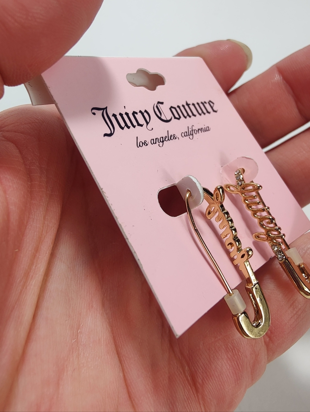 Juicy Couture Gold Tone “Juicy” Safety Pin Earrings Rhinestone Logo Dangle New - Picture 5 of 7